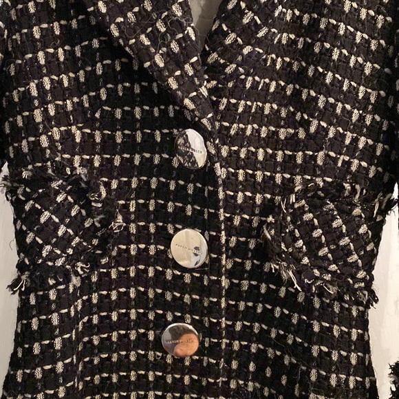 Karen Millen- Designer Coat Size 4 : Runs small would best fit 0-2 US size - Picture 6 of 11